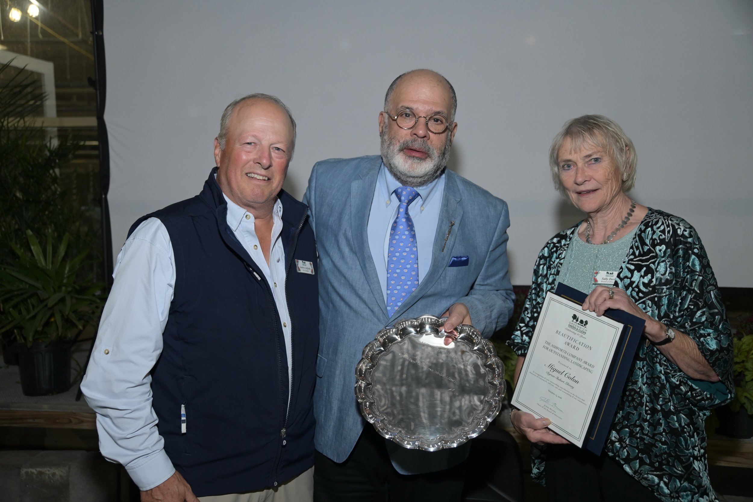 🌟 The Ashforth Company Award for Outstanding Landscaping | Miguel Colon, Byram Shubert Library

🌿 A garden grown with generosity and shared with the community. Miguel Colon, longtime librarian and passionate gardener at Byram Shubert Library, affec