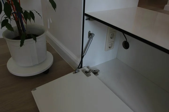 Free Standing TV Object