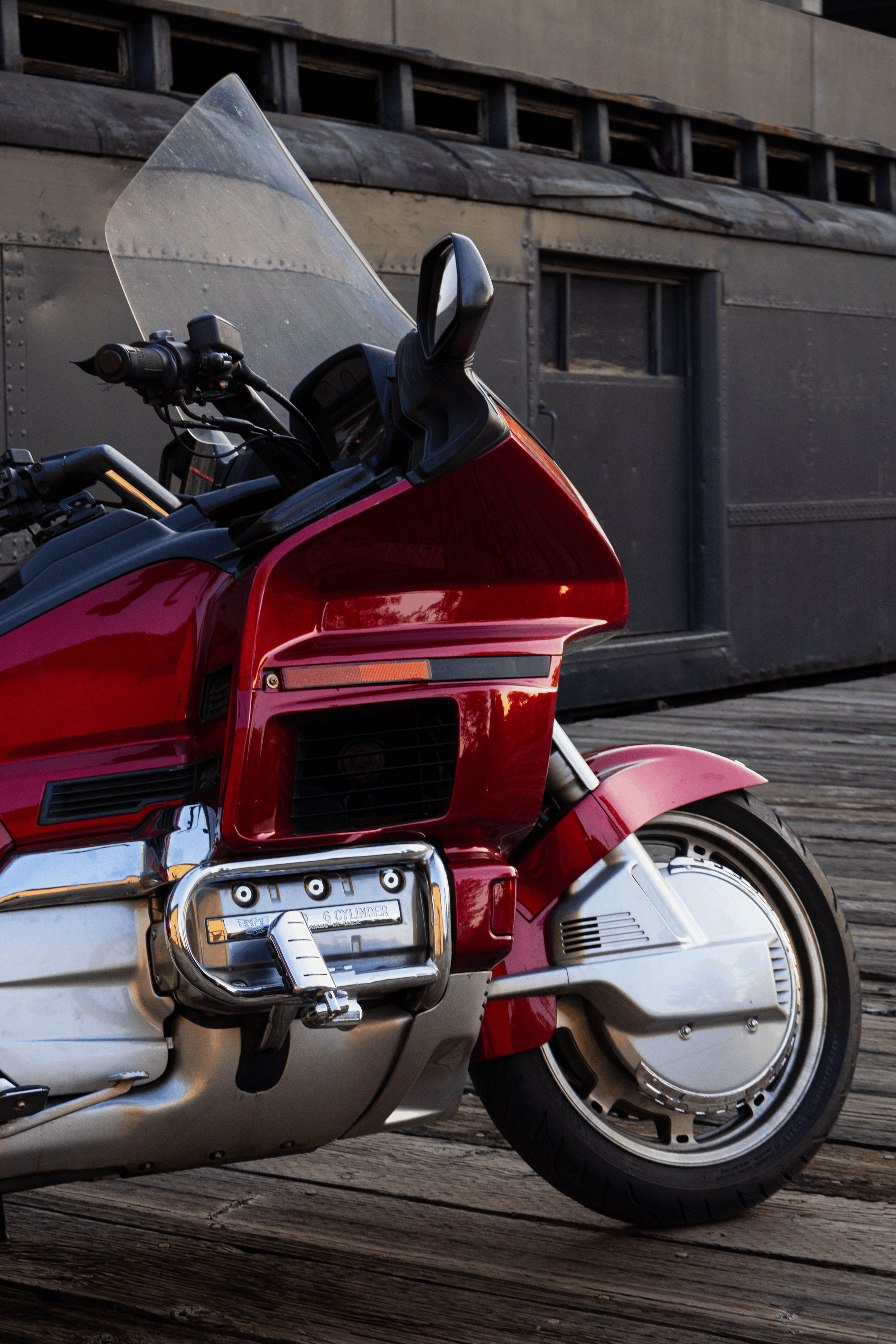 Goldwing Vertical Side 1.png