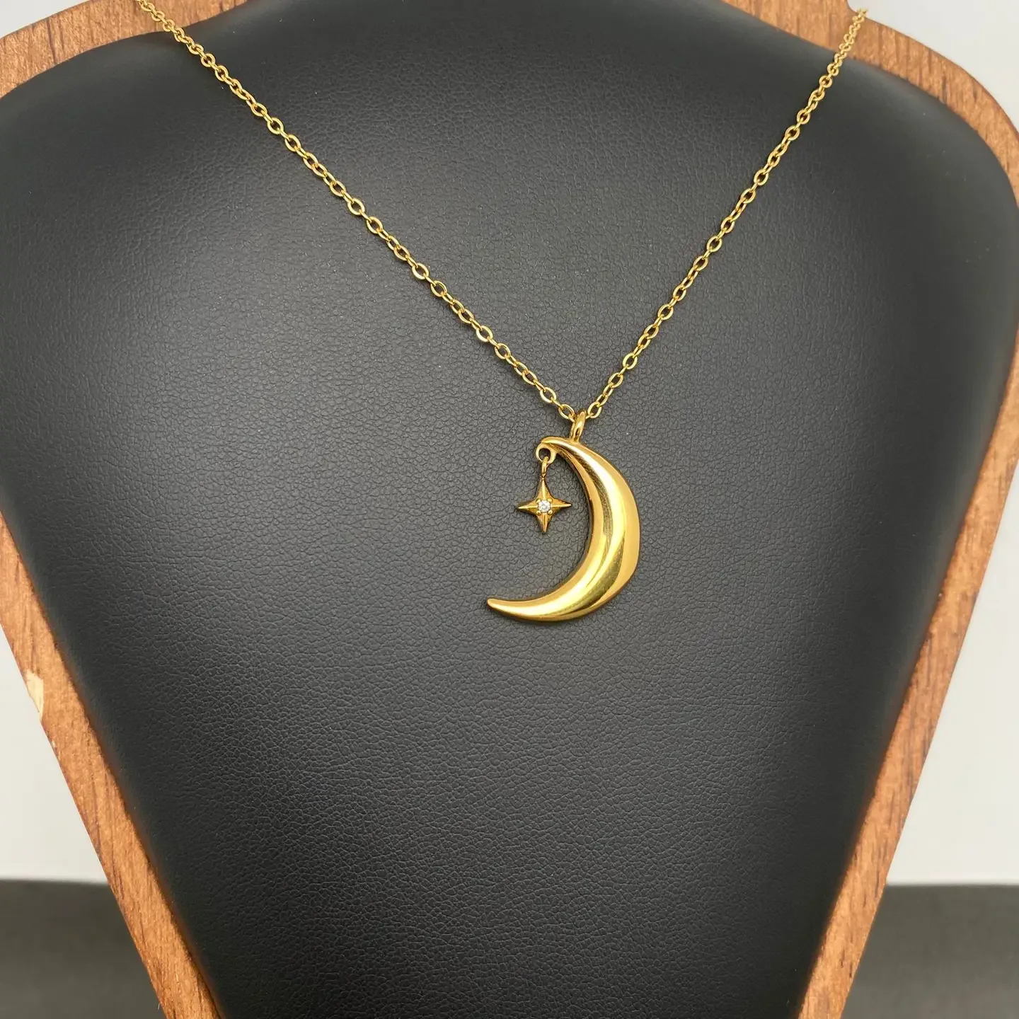 starlight necklace 1.webp