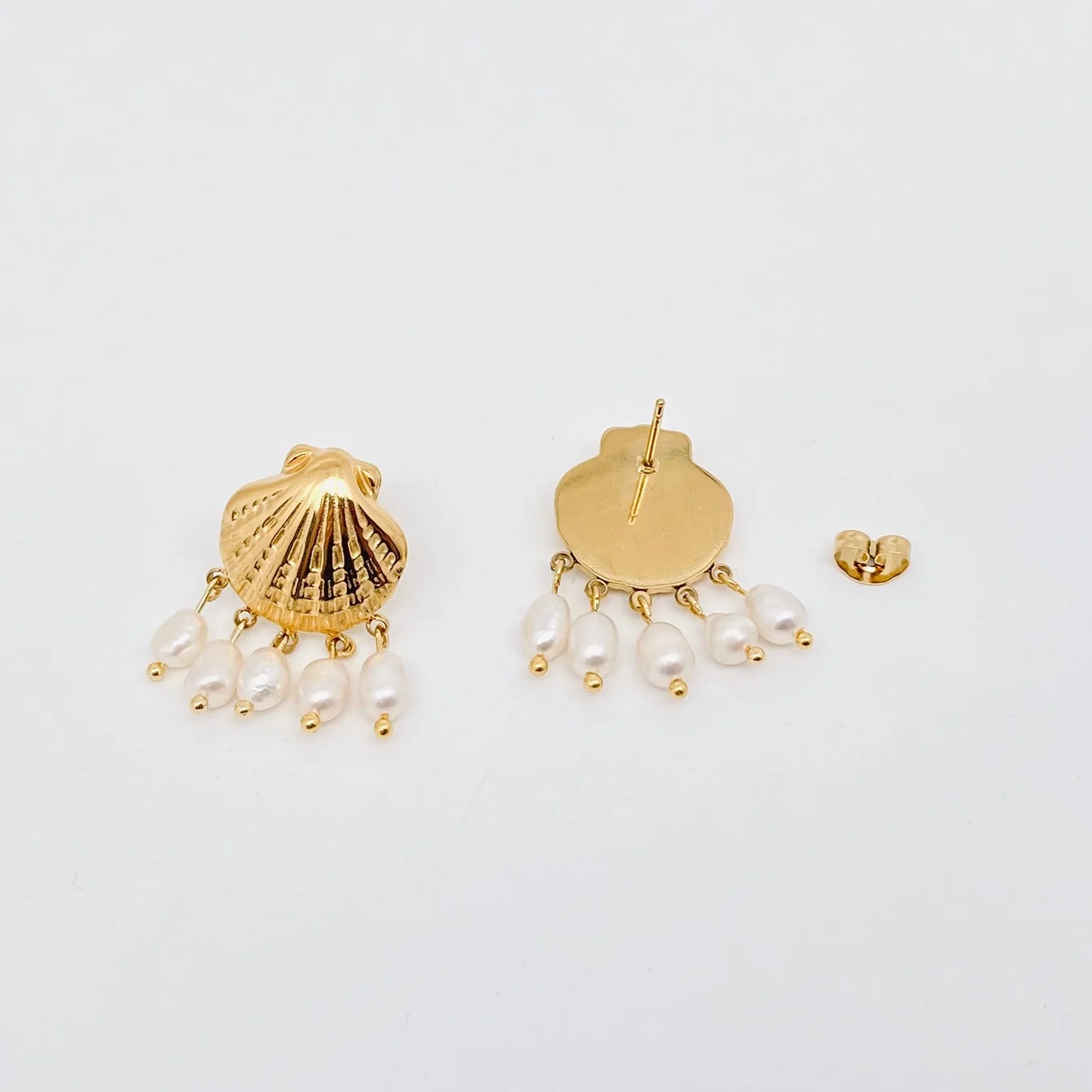 golden shell studs 2.webp