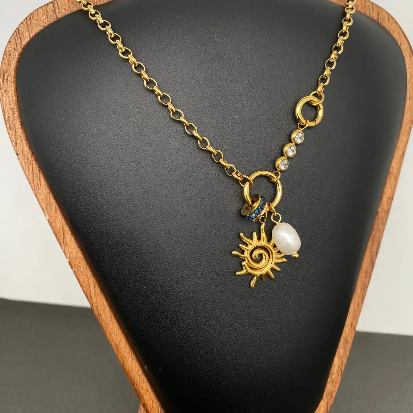 sunsetter necklace 1.webp