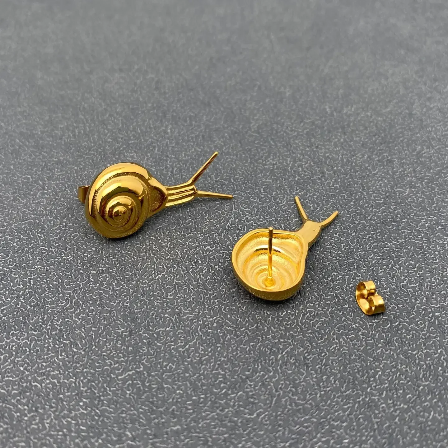 snail you later studs 2.webp