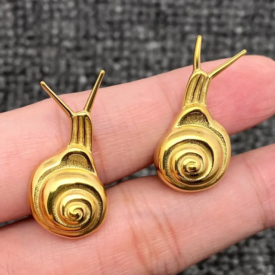 snail you later studs 1.webp