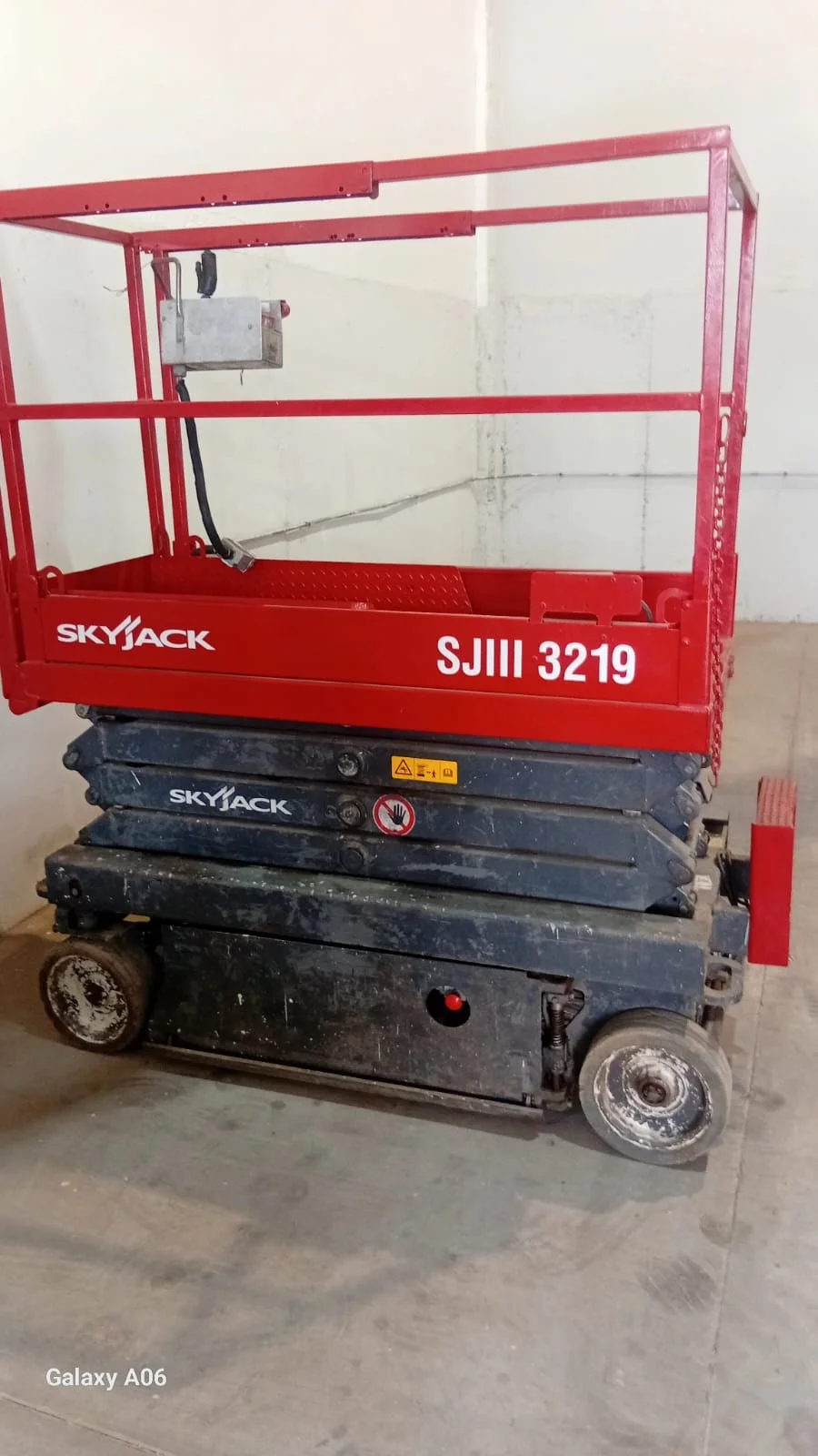 skyjack 3219 1.jpg