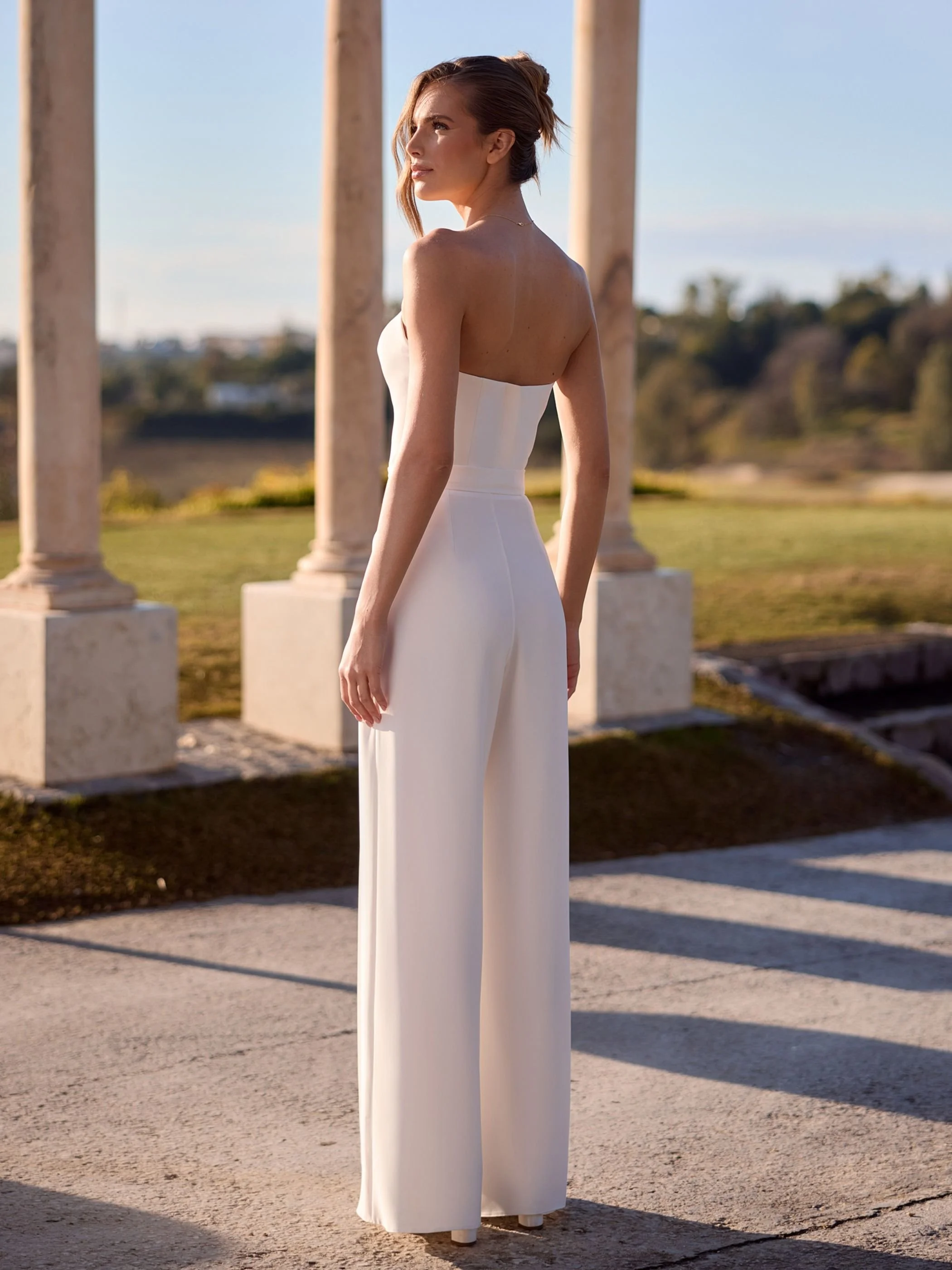 Disperse Bridal trousers are a relaxed silhouette that feels polished without being overly fitted.