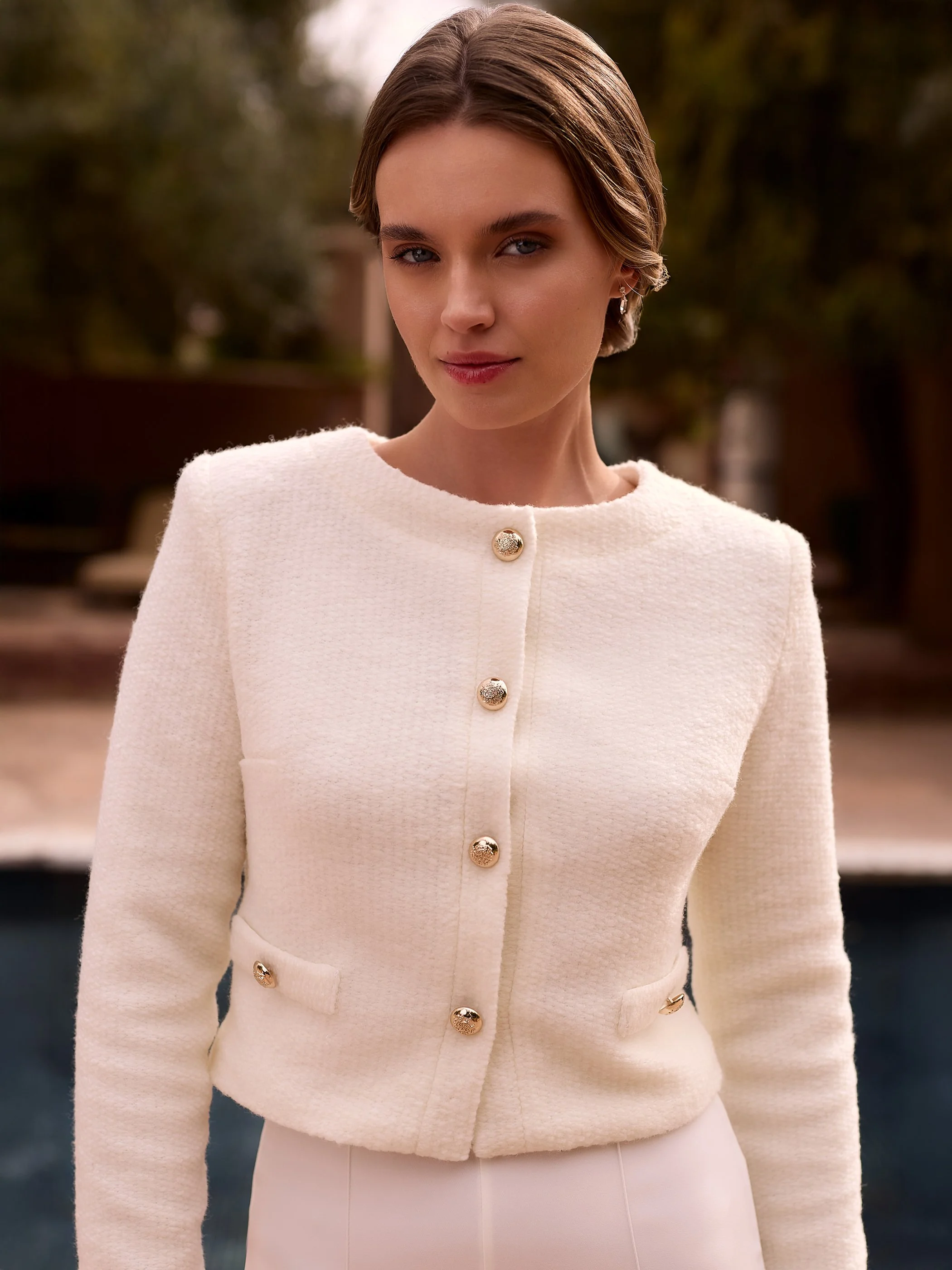 Baia font view of jacket showing button detail