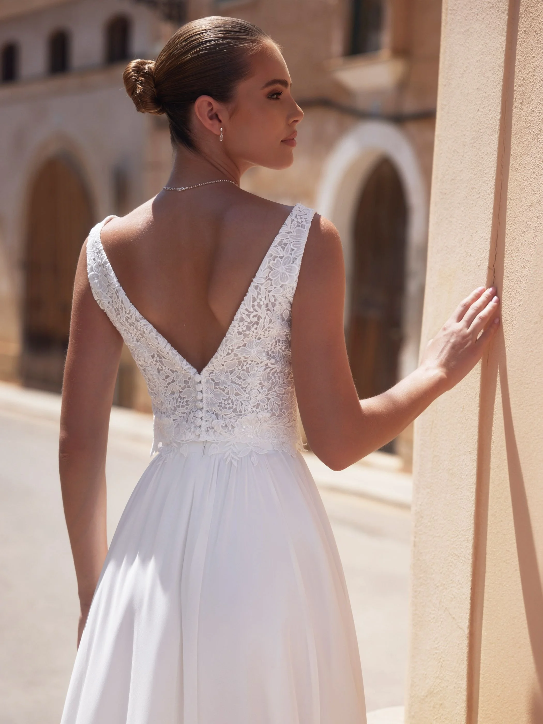 Collins top back view showing buttons.jpg