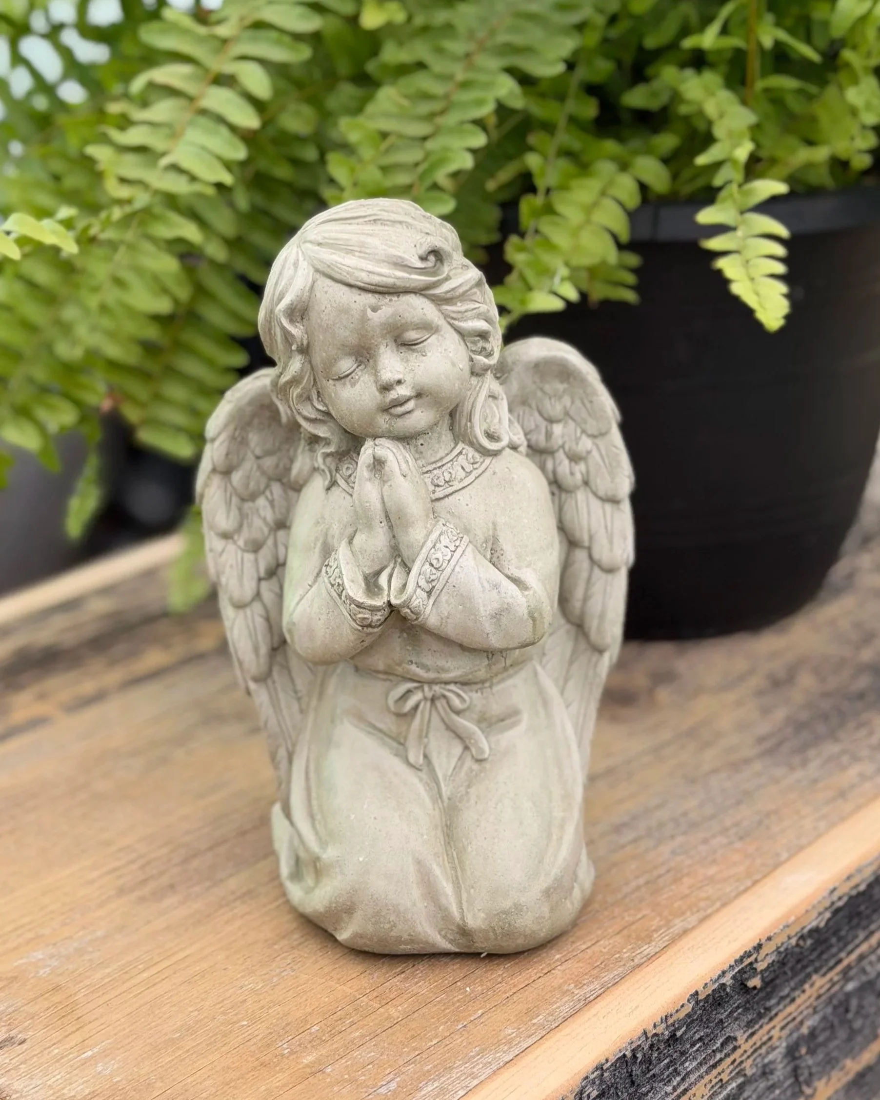small praying angel