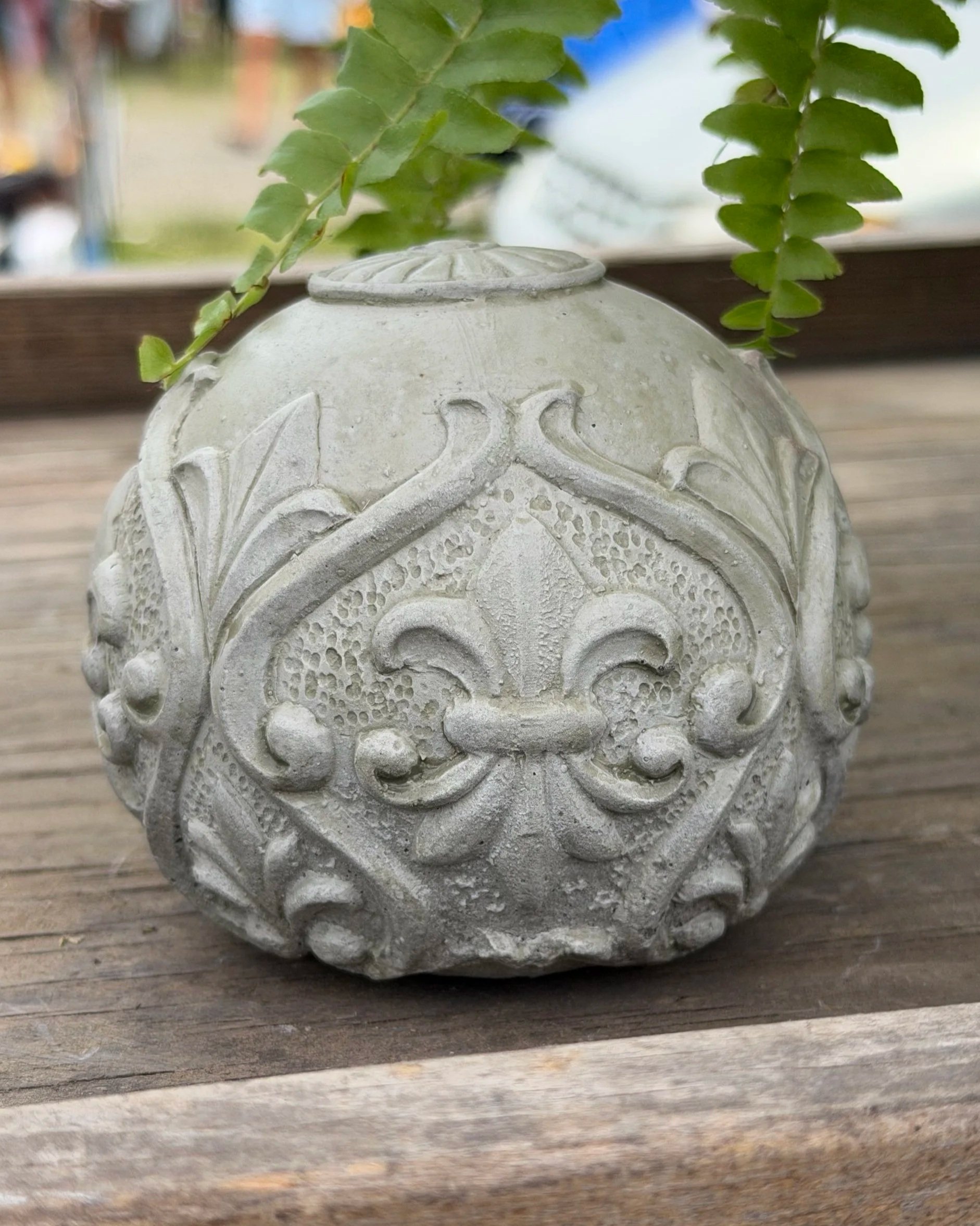 small scroll ball