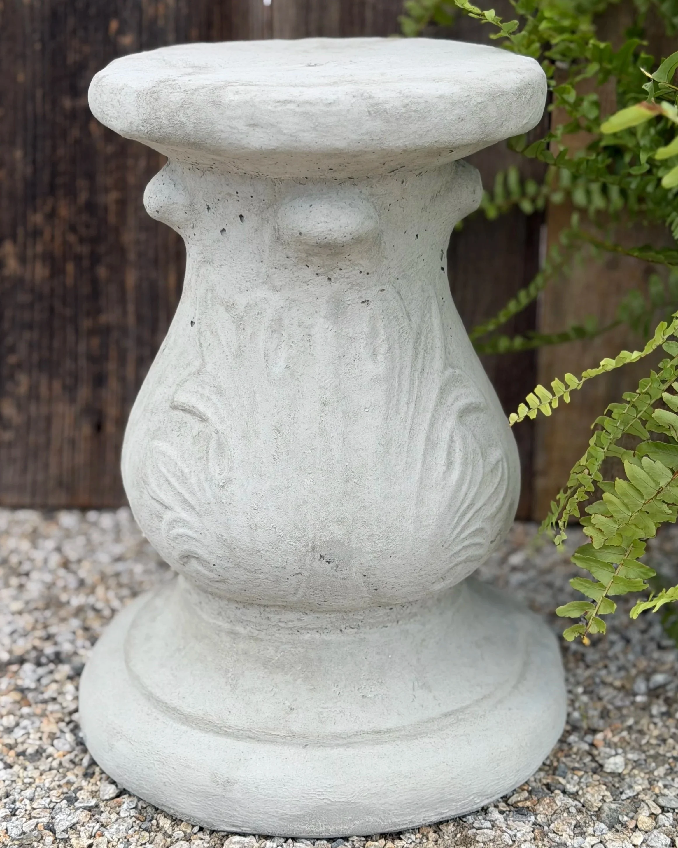 vase pedestal