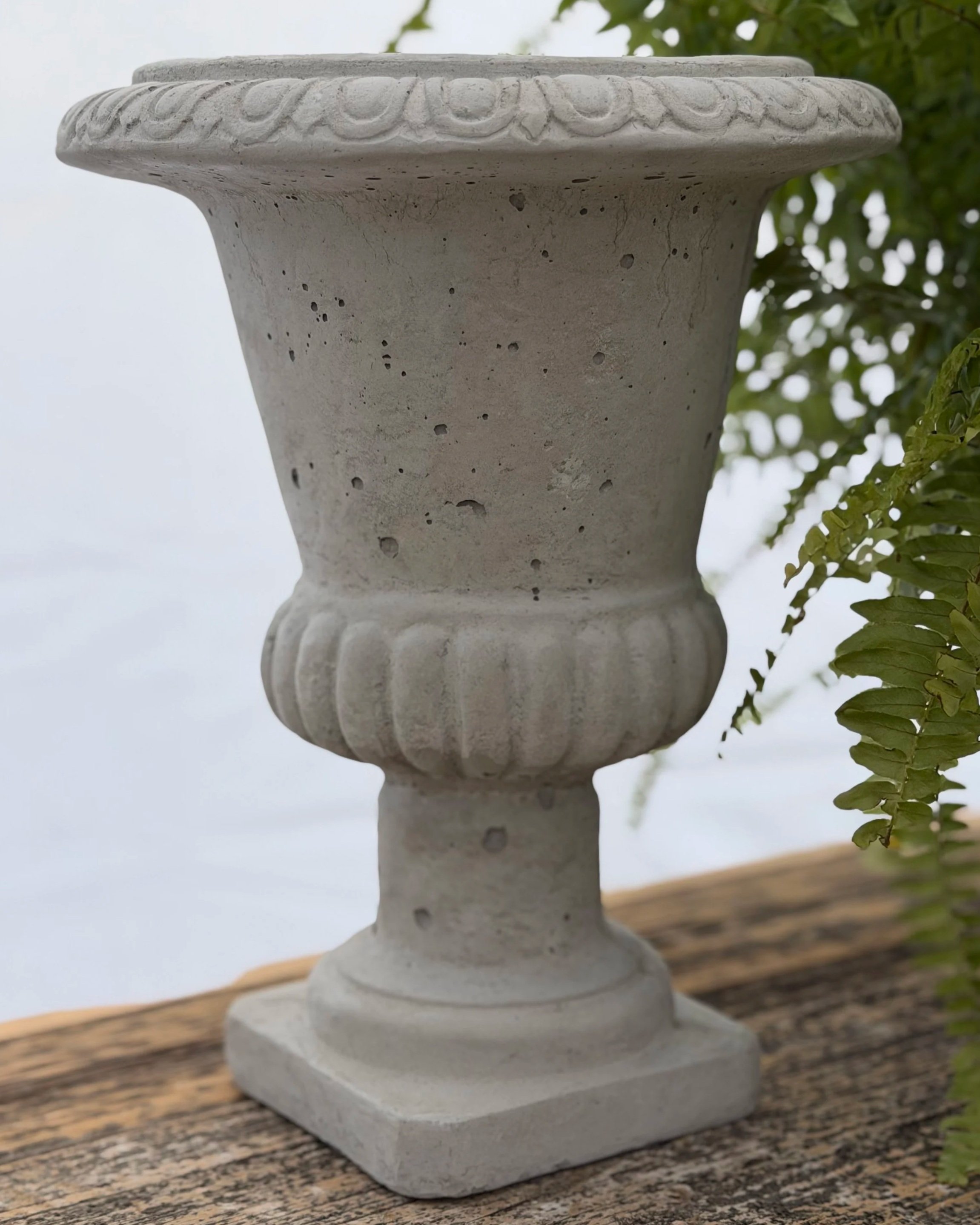 medium egg & dart urn