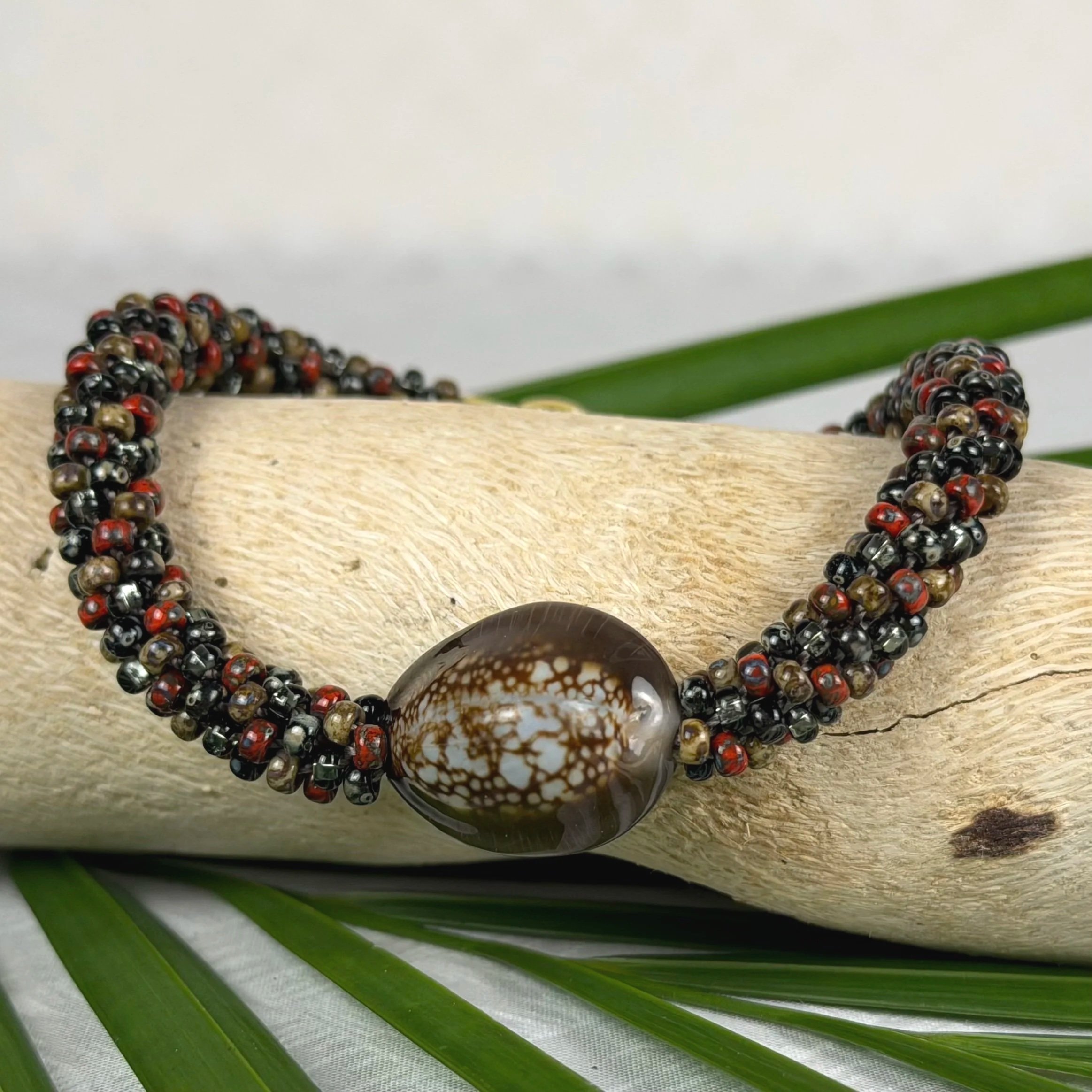black+red+cowrie+2.jpg