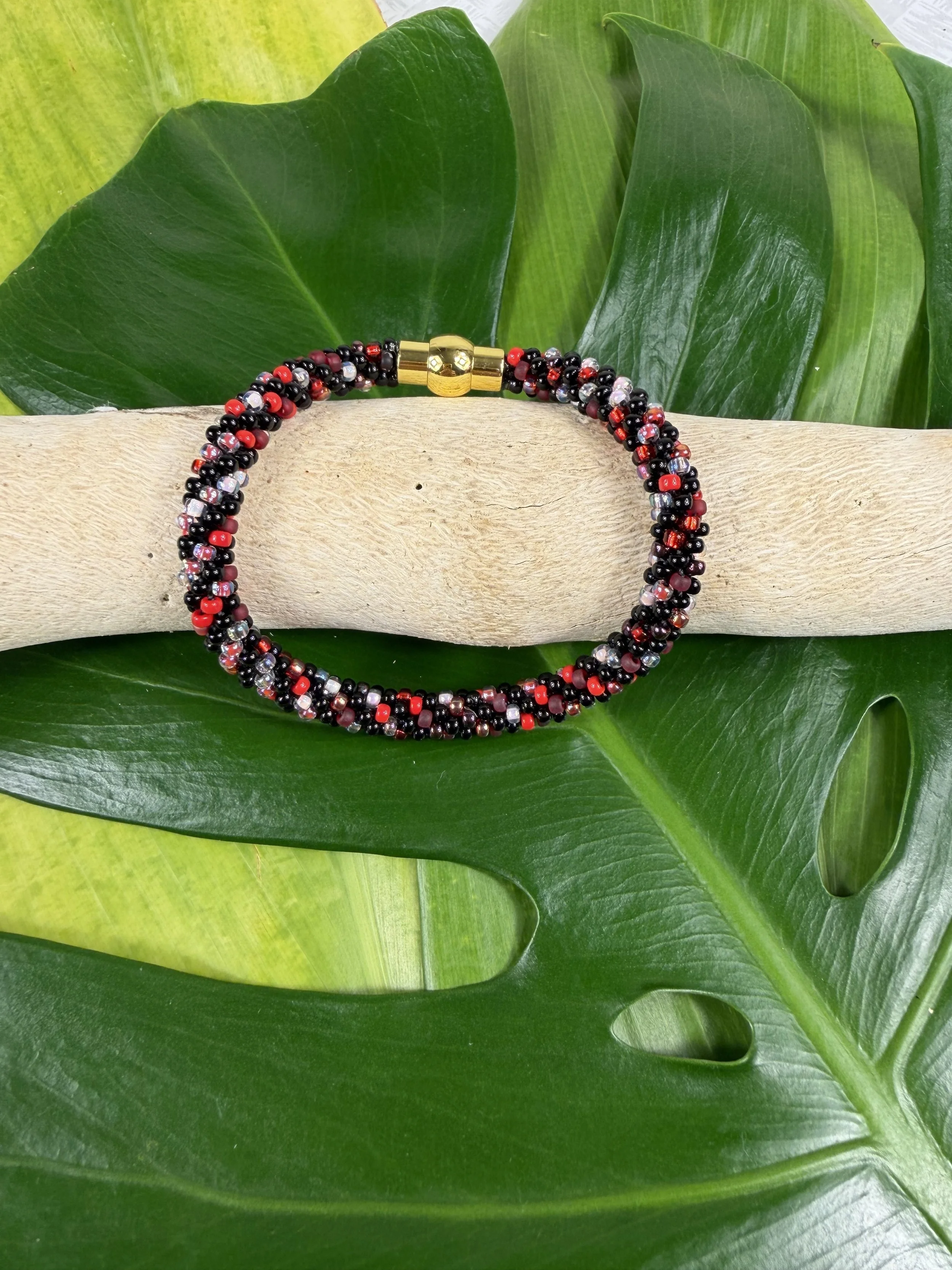 8¾ Red Medley and Black Spirals
