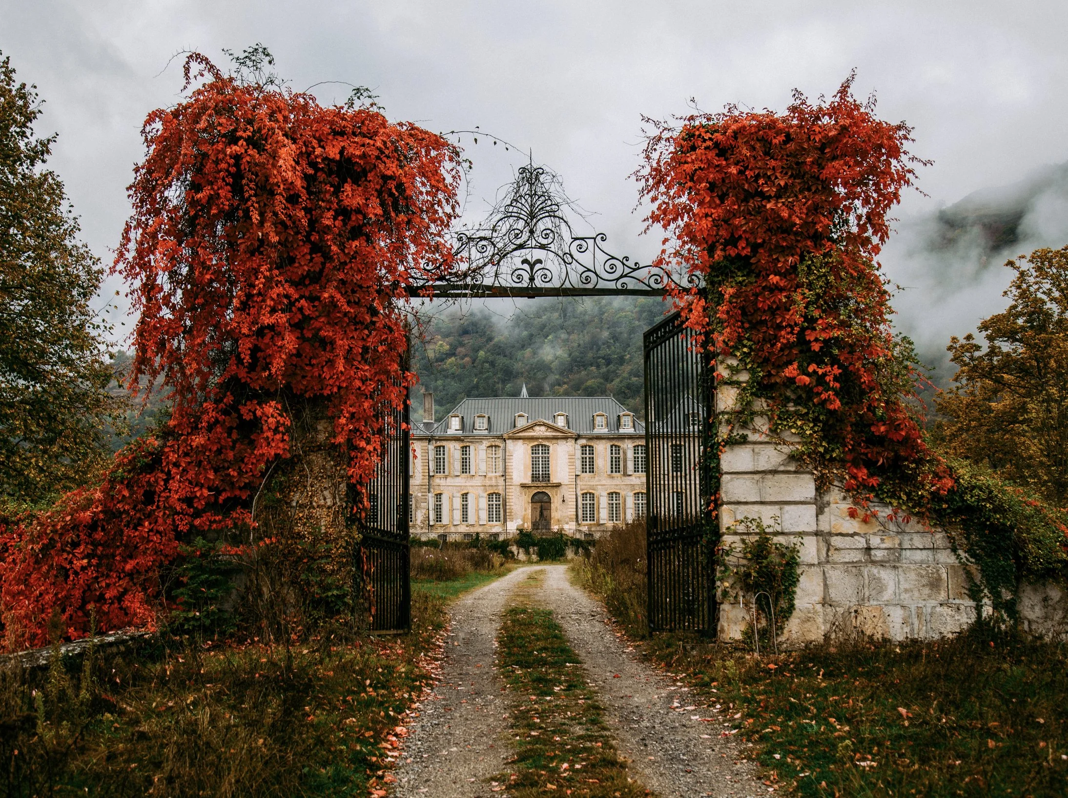 Chateau de Gudanes - Fall.jpg