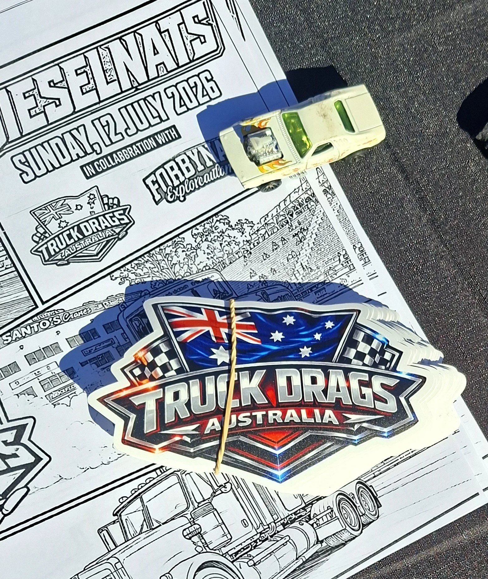 Sticker 'Truck Drags Australia Flag'