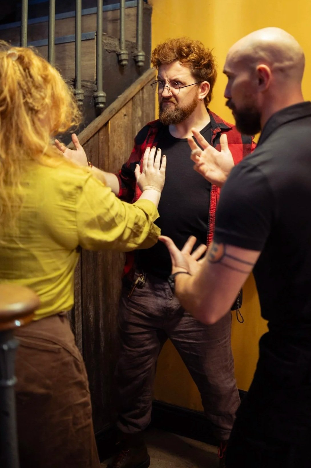 Image of instructor supervising a de-escalation exercise