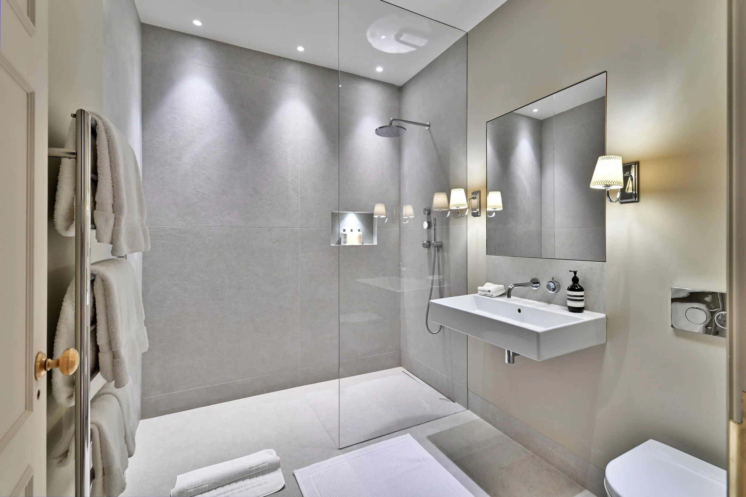 Self-contained  guest flat - bathroom A.jpg