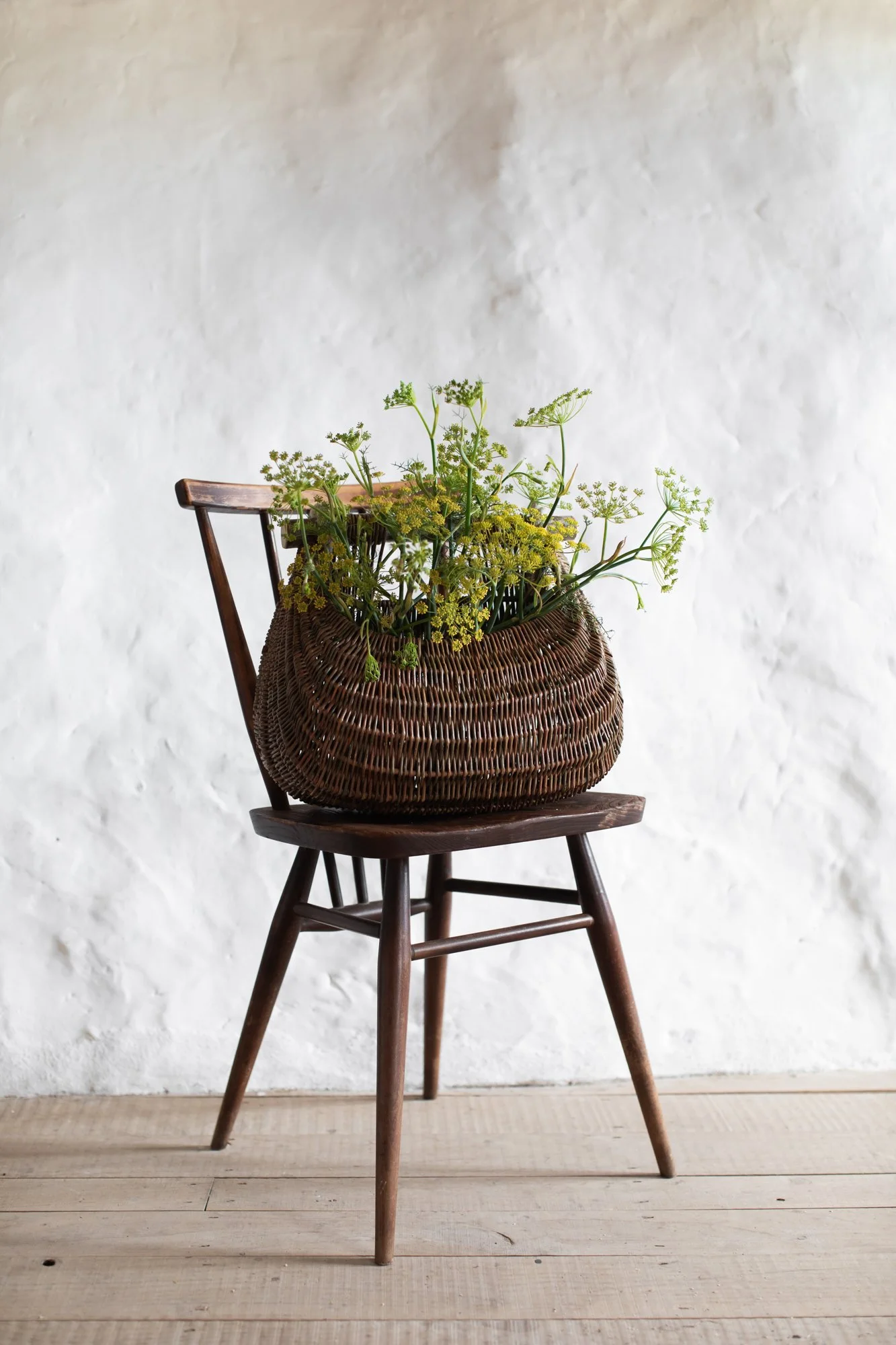 Guernsey-Willow-Baskets_viaer-ponier-a-cou-wild-fennel-1.jpg