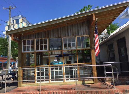 Al's Burger Shack Outdoor Seating