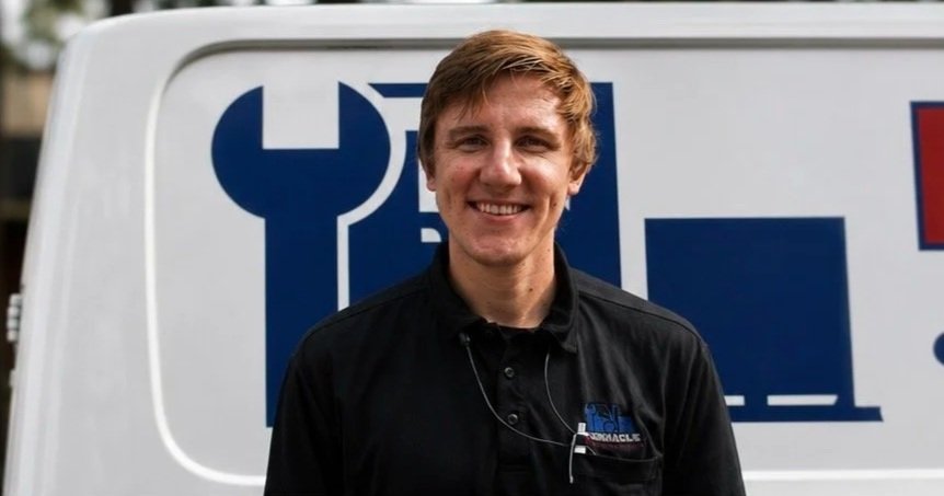 Electrical repair specialist and experienced certified forklift technician for Pinnacle MHS.