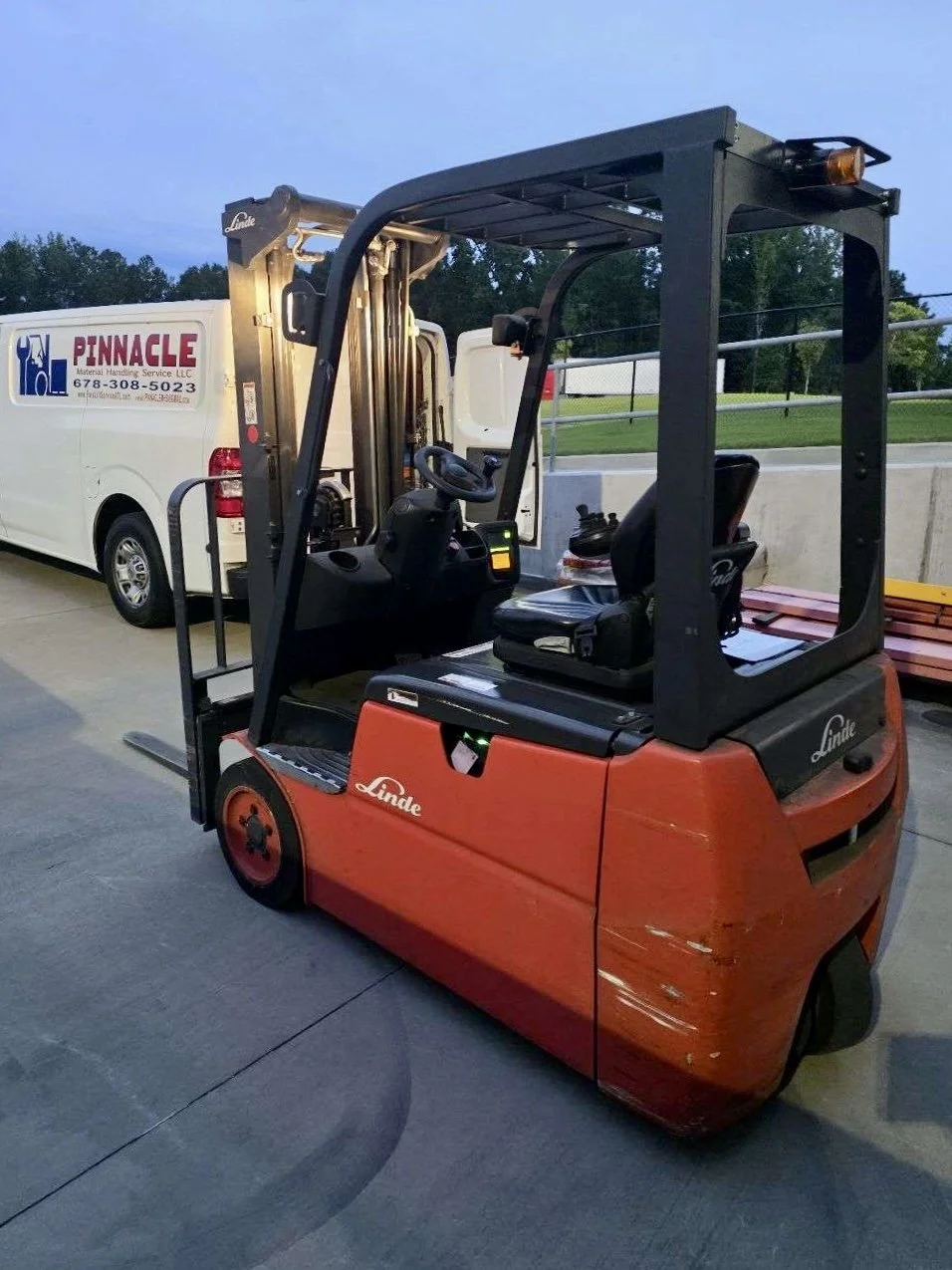 Pinnacle expert technicians repair electric Linde forklift in Atlanta, Georgia.