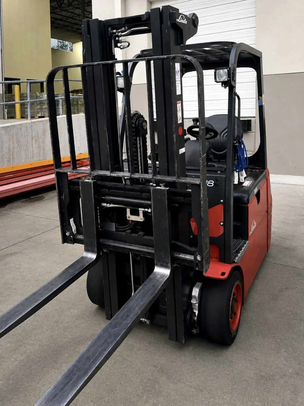 Linde forklift engine and mast repair in Georgia. Certified technicians.