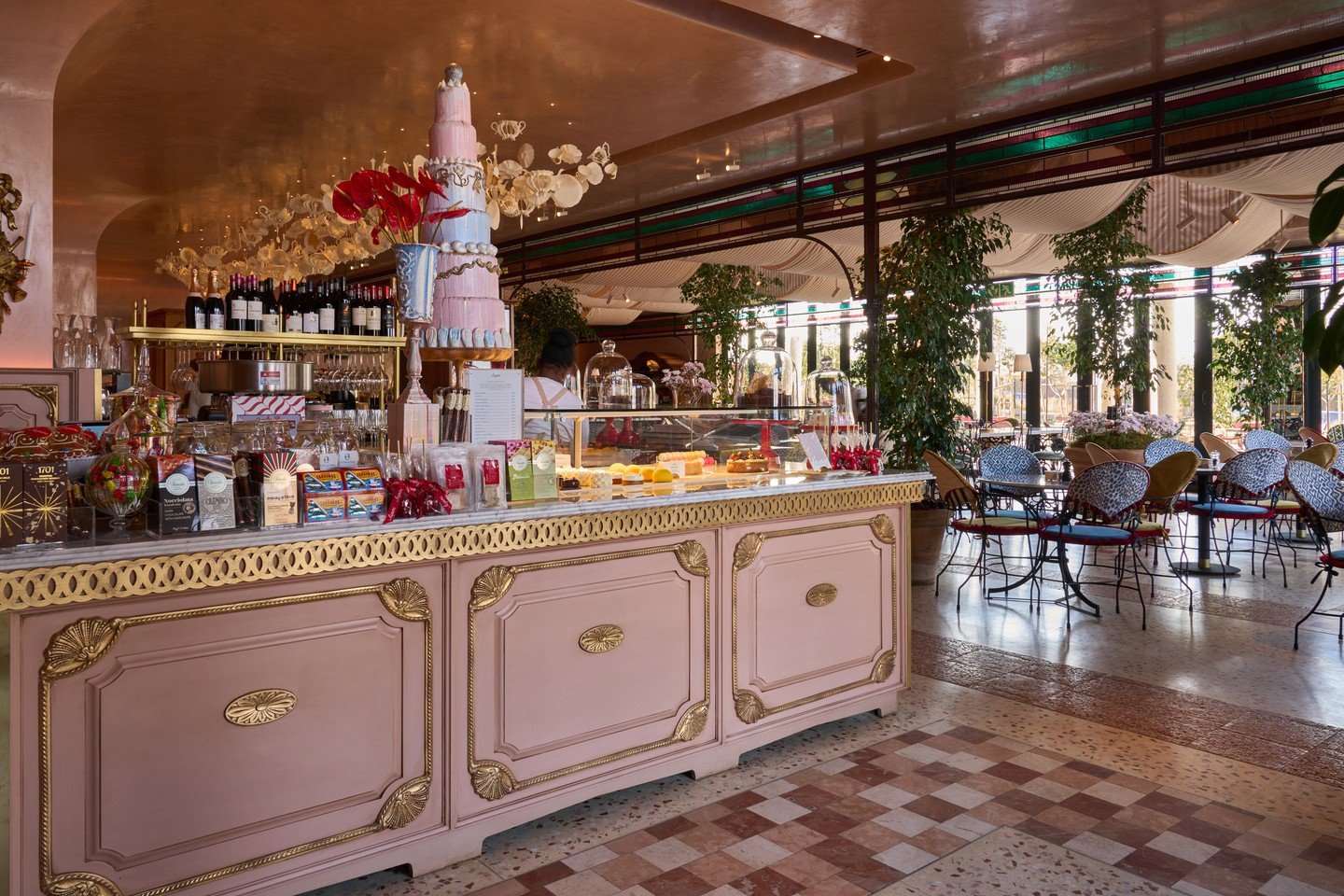 Meet here at Polofields with friends for the convenience and casual charm of our Paris-inspired caf&eacute; and Emporium.⁠ Join us for breakfast, lunch and dinner.⁠
⁠
#pariscaf&eacute; #retailemporium #deli #leparc #polofields