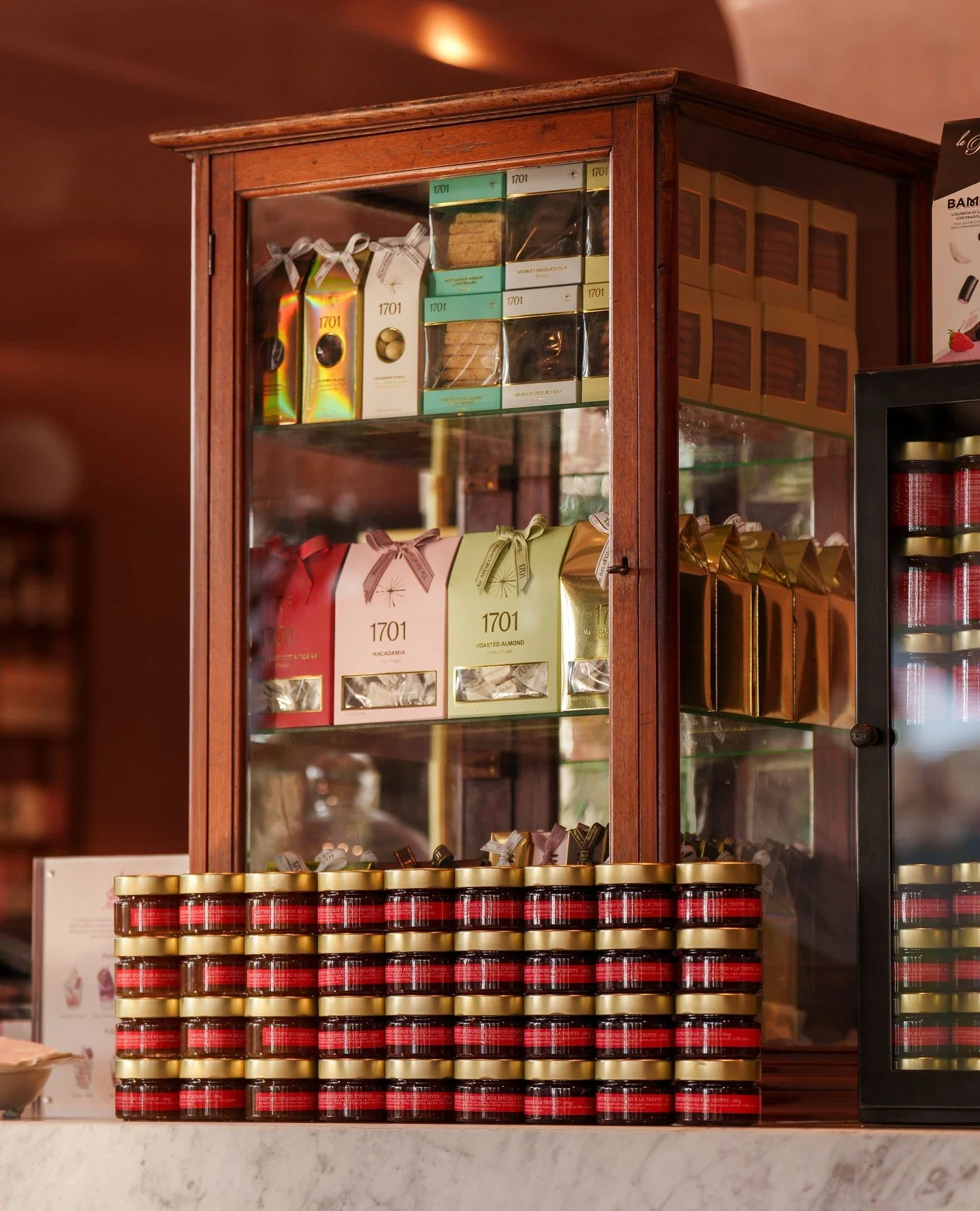 Imported and locally sourced treats are great for your larder and pantry but they also make the perfect gifts to arrive at special occasions with. So beautifuuly packaged, it's almost a shame to wrap them.⁠
⁠
#retailemporium #leparc #polofields