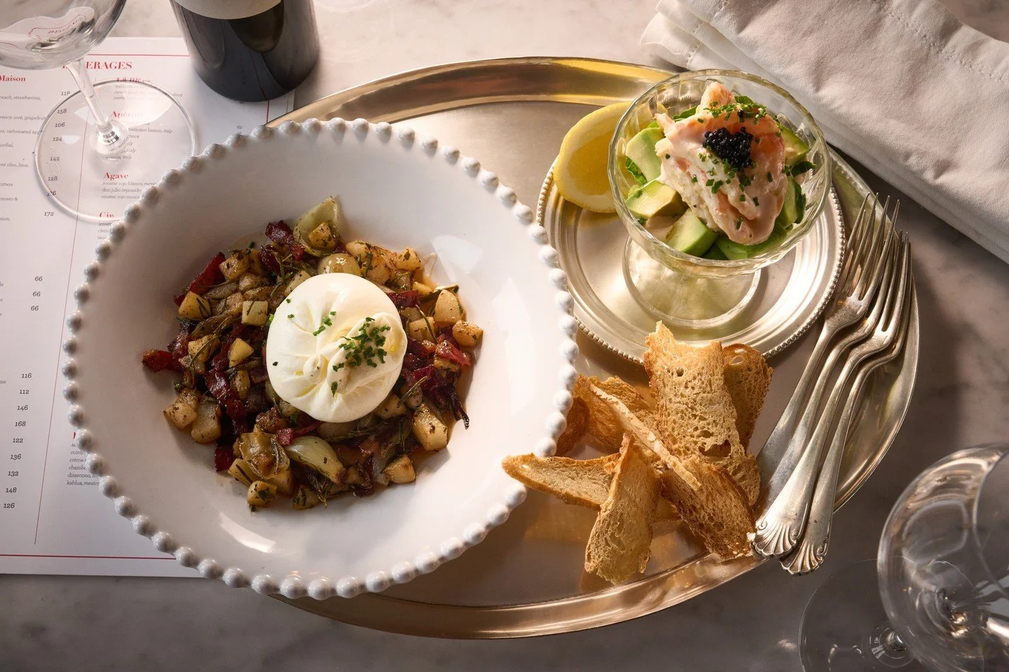 Beautifully balancing creaminess with umami and a touch of sweet. Burrata with honey, onion, bacon, rosemary and brown butter.⁠
⁠
#burrata #leparc #polofields⁠