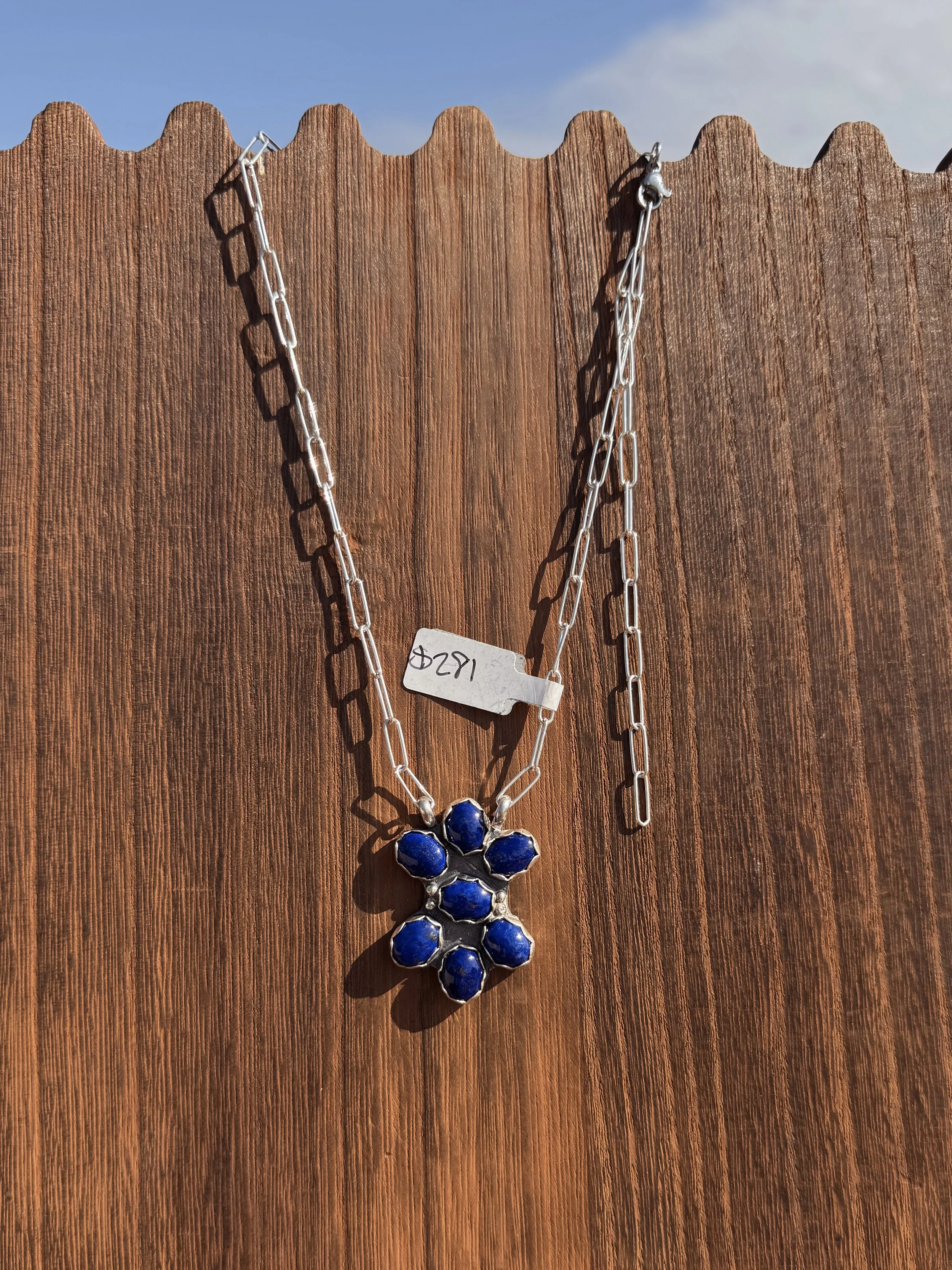 Necklace sixteen