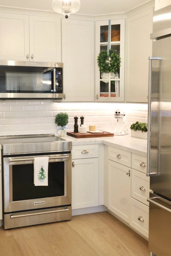 Contemporary Transitional Kitchen Remodel by Goncon Design & Build project photo