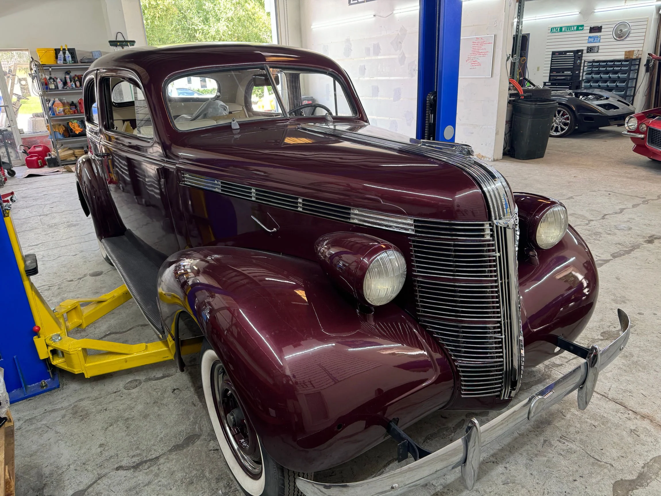 1937 Pontiac Deluxe 6