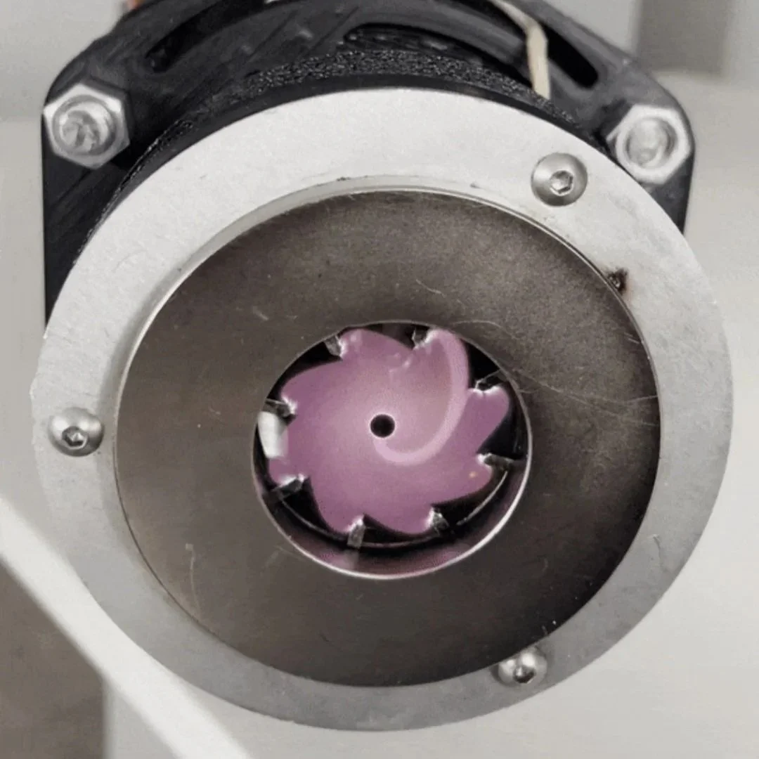 The final design utilized two magnets to sandwich the resonant cavity, successfully confining the plasma. The arc spun more vigorously but remained tightly bound, allowing for easier ignition of high-flash-point fuels and reducing heat transfer from 