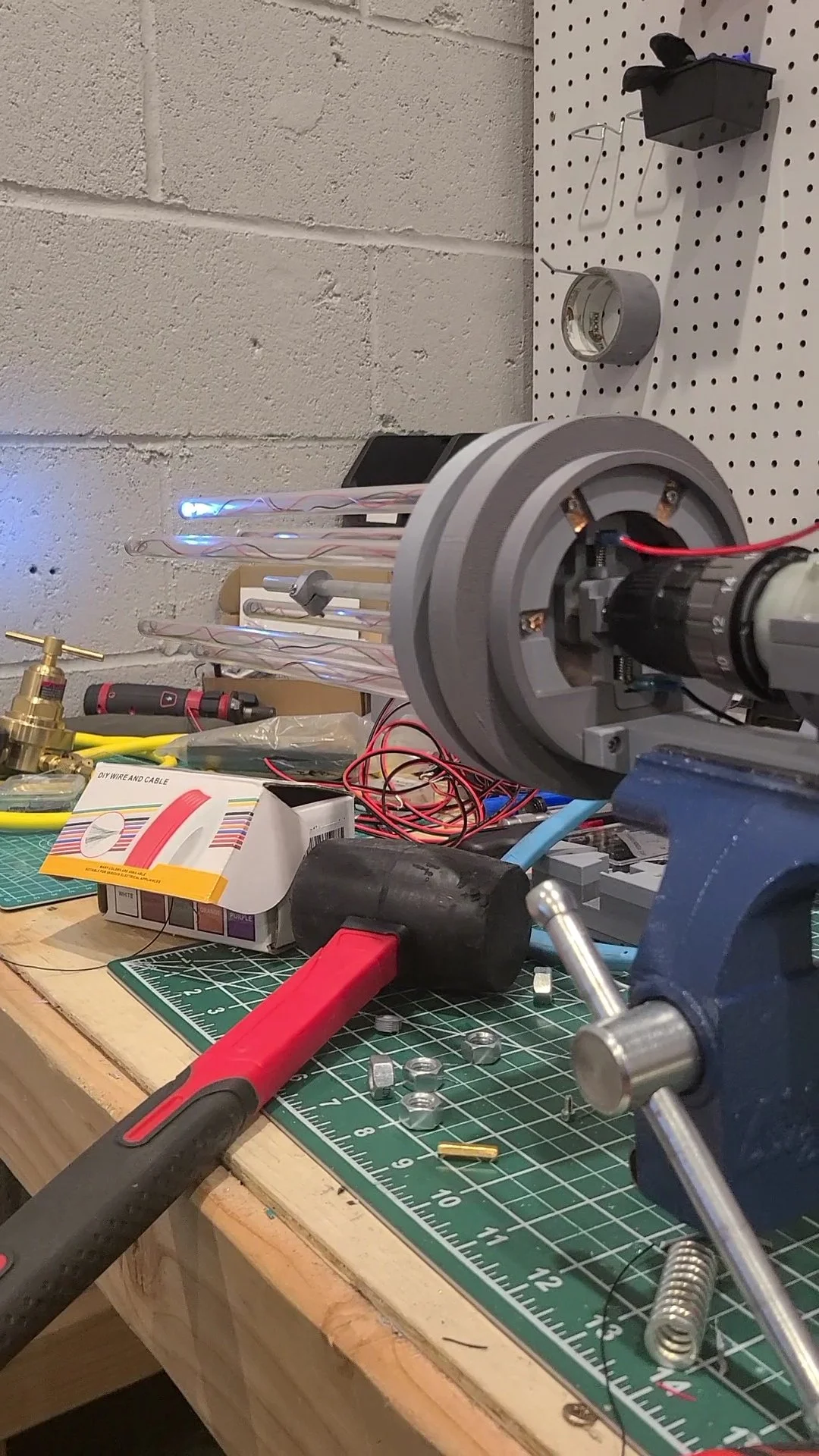 Z6 Rotating Barrel Assembly: Each barrel corresponds to a phase on a bespoke commutator, effectively synchronizing the drill's rotation with the electrical output.