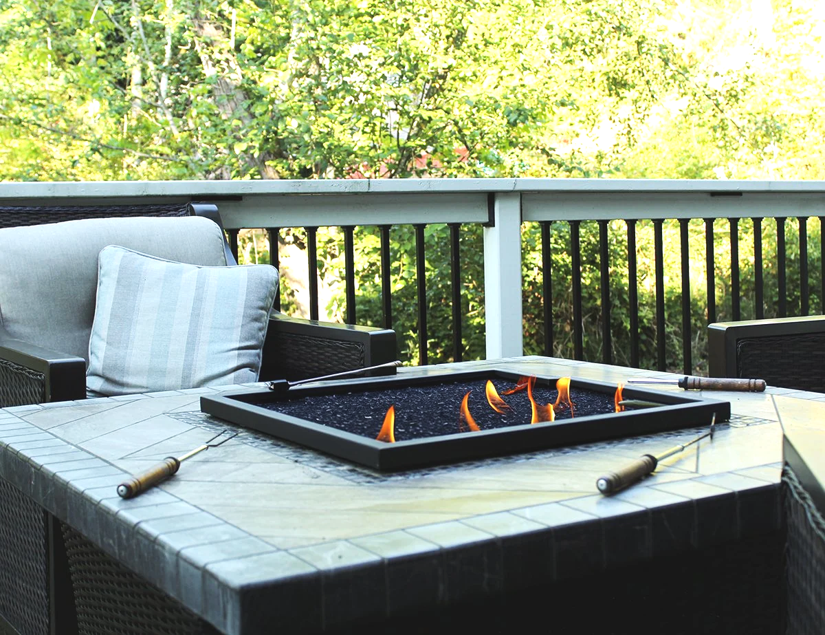 Outdoor gas fire pit by F&M Construction & Remodeling in Mercer Island, WA, serving Bellevue, Seattle, and the Eastside.