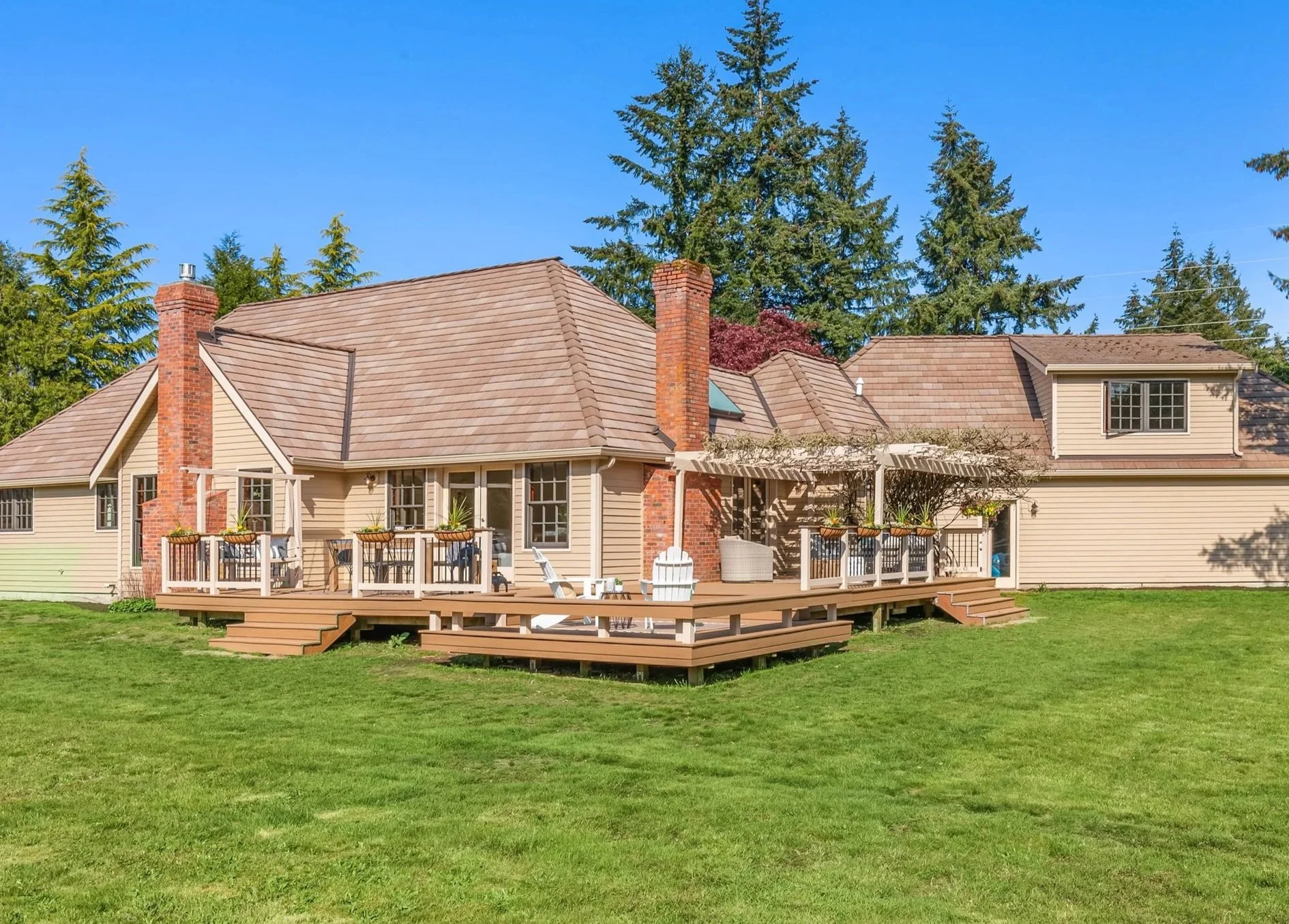 Residential roof replacement by F&M Construction & Remodeling in Kirkland, WA, serving Bellevue, Seattle, and the Eastside.