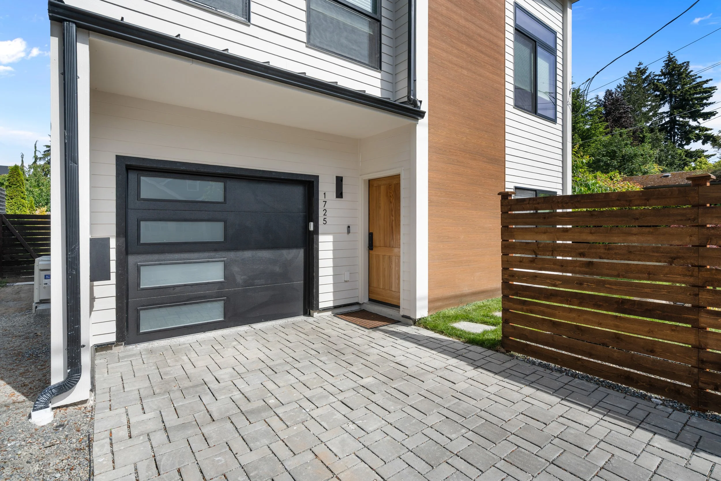 Privacy fence installation by F&M Construction & Remodeling in Seattle, WA, serving Bellevue and the Eastside.