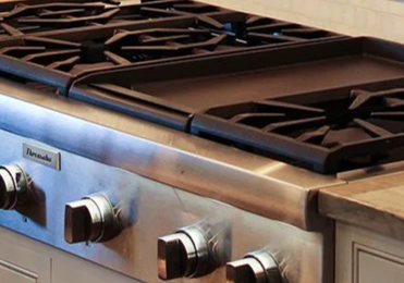 Built-in gas grill by F&M Construction & Remodeling in Mercer Island, WA, serving Bellevue, Seattle, and the Eastside.