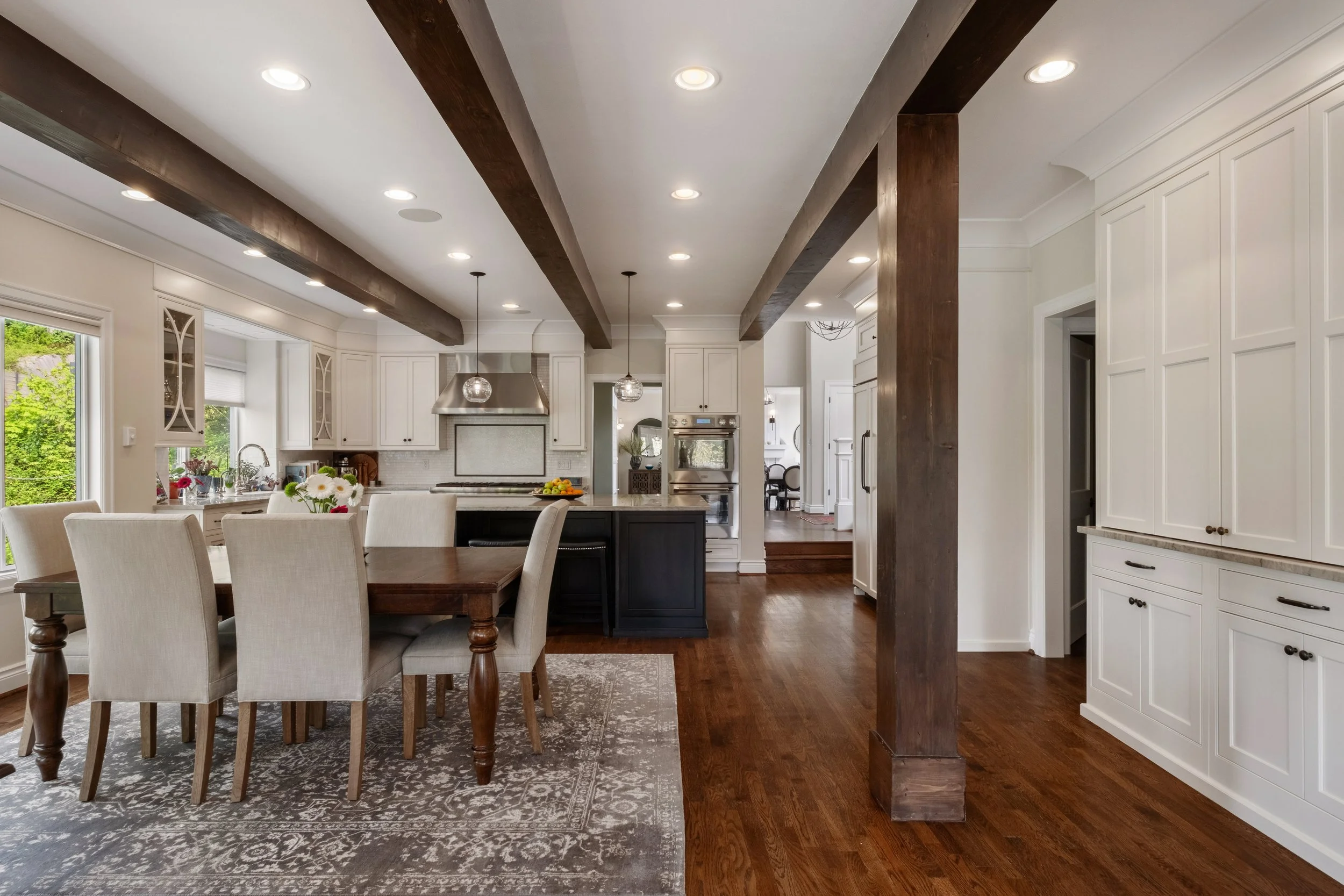 Kitchen recessed lighting installation completed by F&M Construction & Remodeling on Mercer Island, WA, featuring custom ceiling lighting, pendant fixtures, and luxury kitchen remodeling for Bellevue and Seattle homes.
