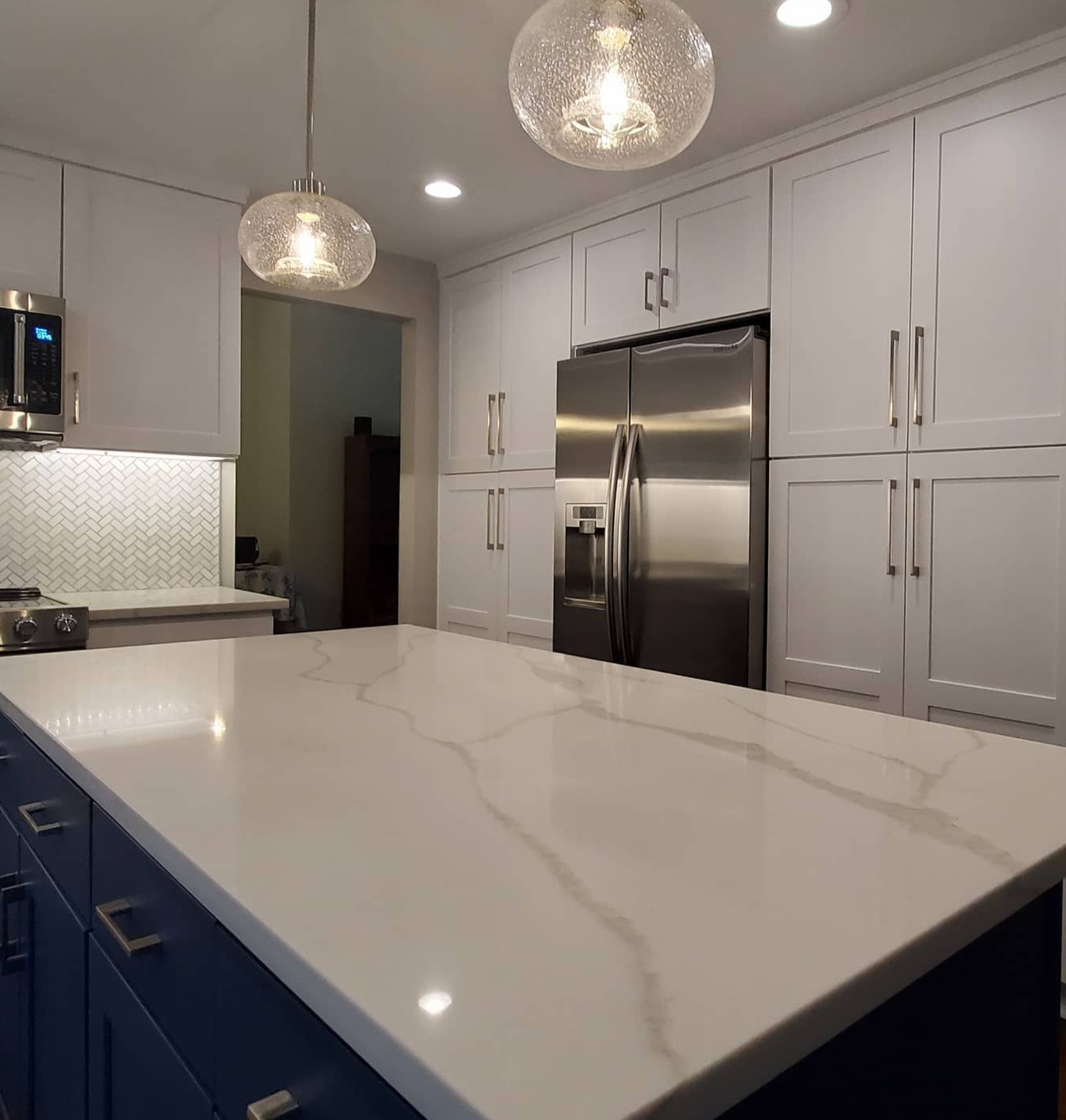 Kitchen Island Quartz Countertop