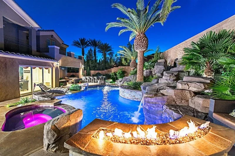 luxury-pool-waterfall-fire-feature-las-vegas.webp