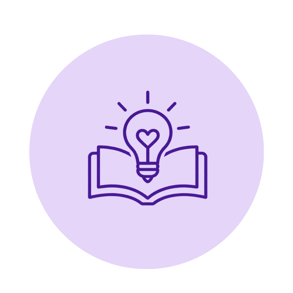 Un livre ouvert avec une ampoule lumineuse contenant un cœur à l'intérieur, symbole d'idées et de connaissances inspirantes.