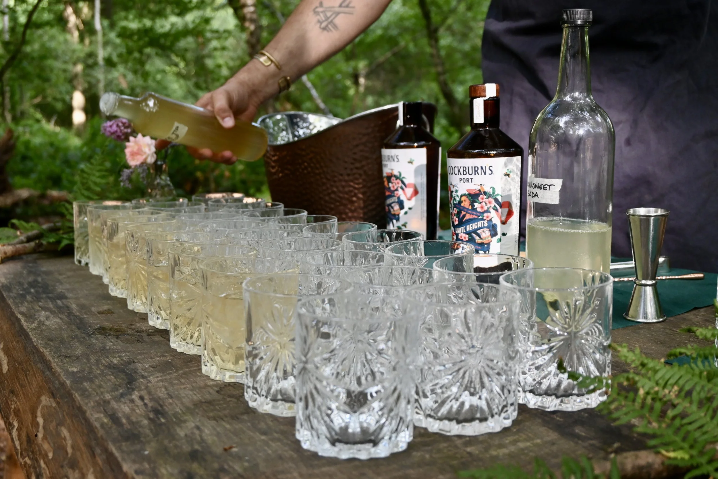cocktails on arrival outdoor woodland event Chilterns