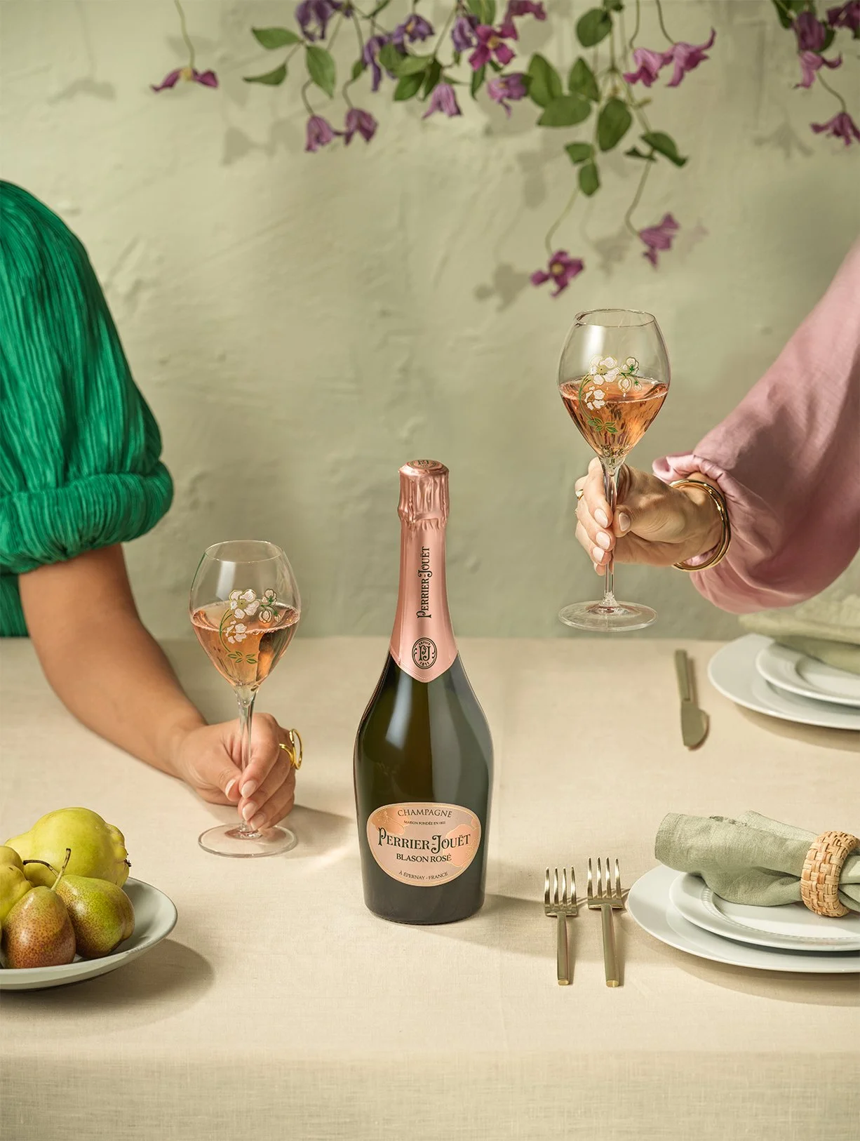 736882_FY24_PerrierJouët_YearlyKeyOccasions_Summer_1257.jpg