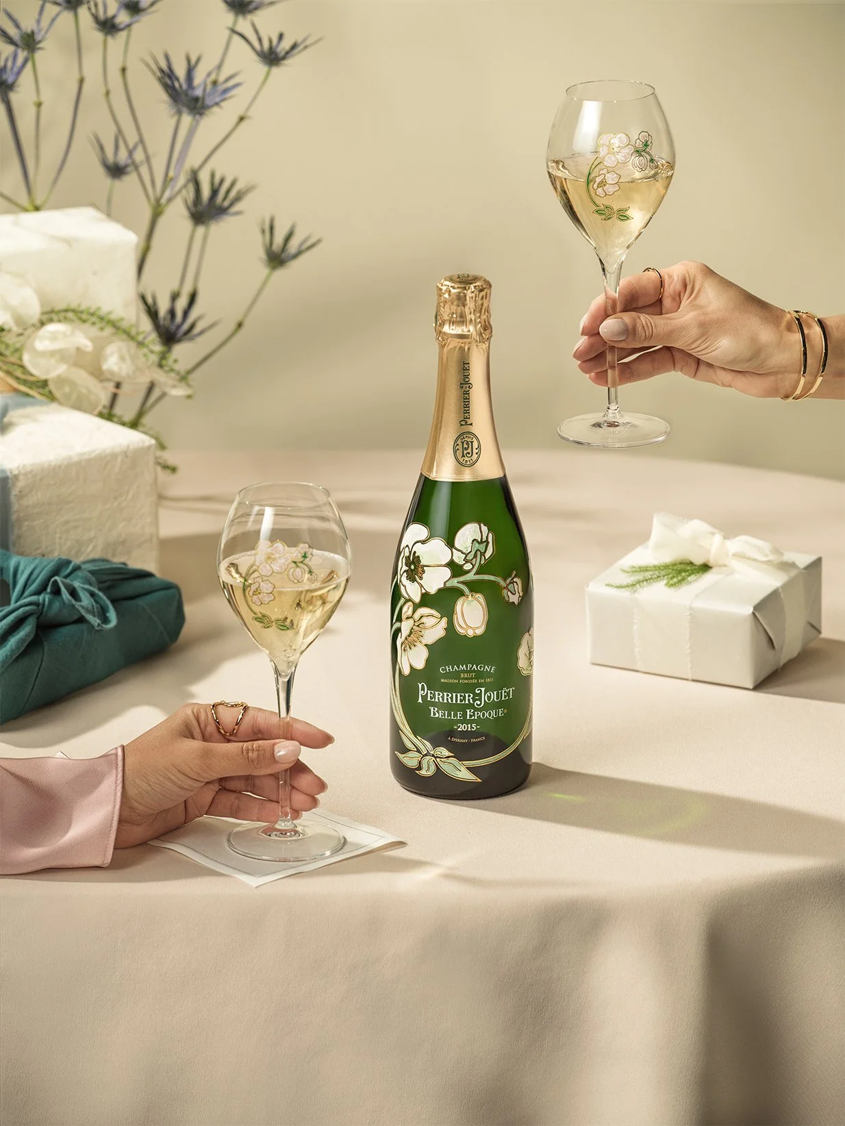 736882_FY24_PerrierJouët_YearlyKeyOccasions_GiftingGraduation_1054.jpg