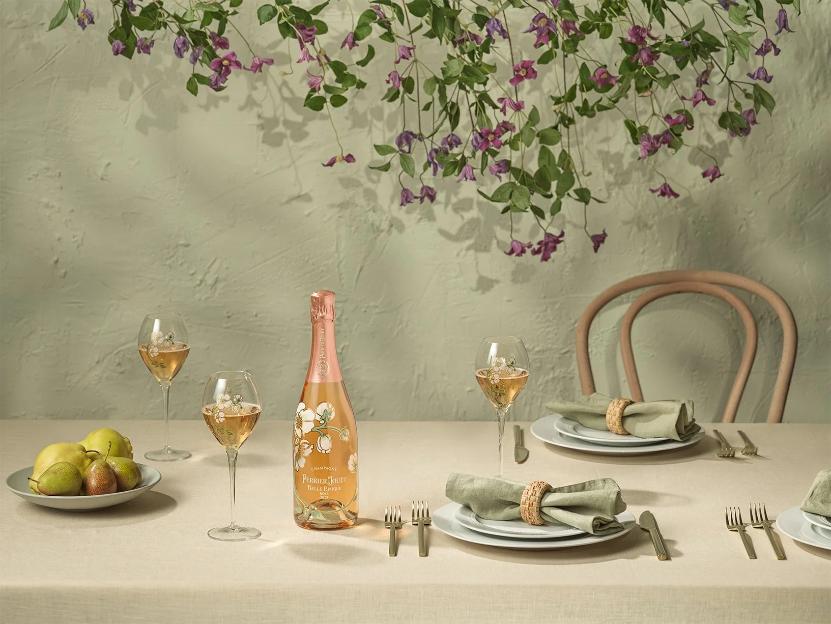 736882_FY24_PerrierJouët_YearlyKeyOccasions_Summer_1197.jpg