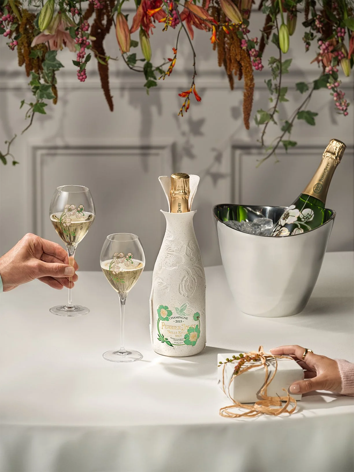 736882_FY24_PerrierJouët_YearlyKeyOccasions_HolidayGifting_0718.jpg
