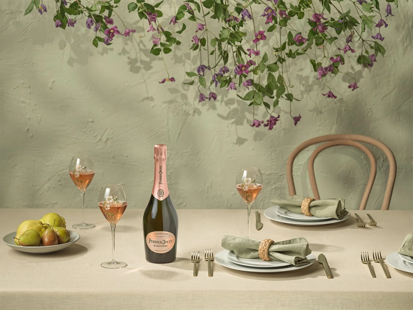 736882_FY24_PerrierJouët_YearlyKeyOccasions_Summer_1228.jpg