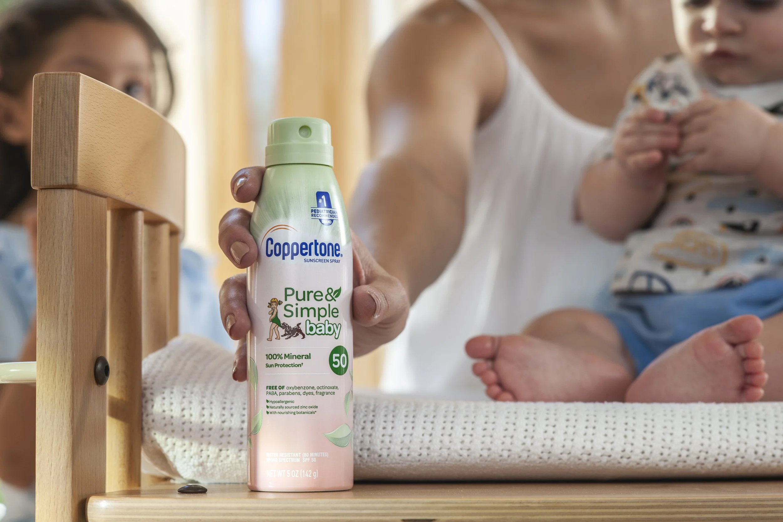 Coppertone_FYS21_Pure&Simple_Baby_Product_Hold_3059.jpg